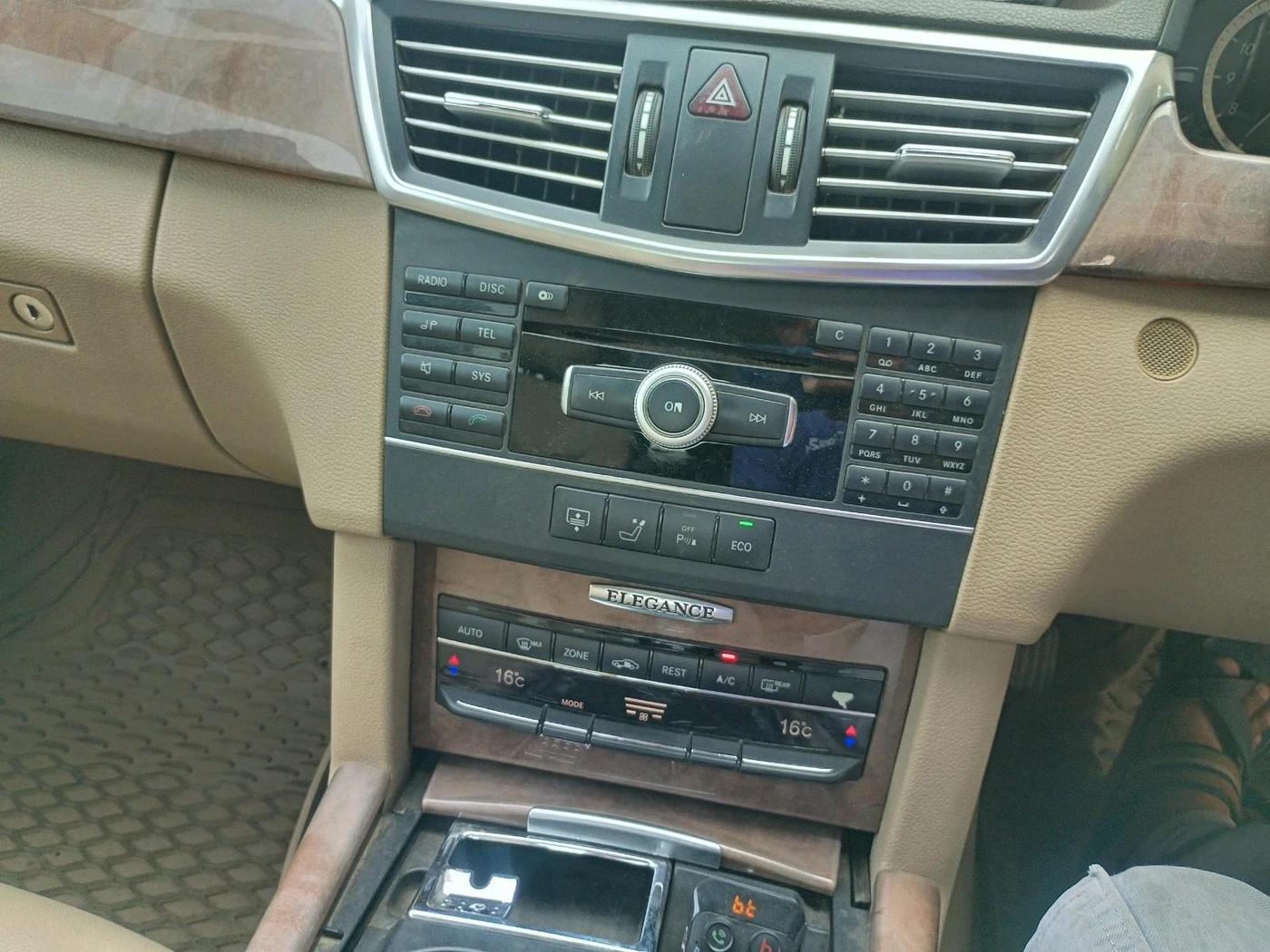 2012 Mercedes Benz E Class E 220 CDI ELEGANCE, Diesel, Automatic, 1,27,904 km, interior