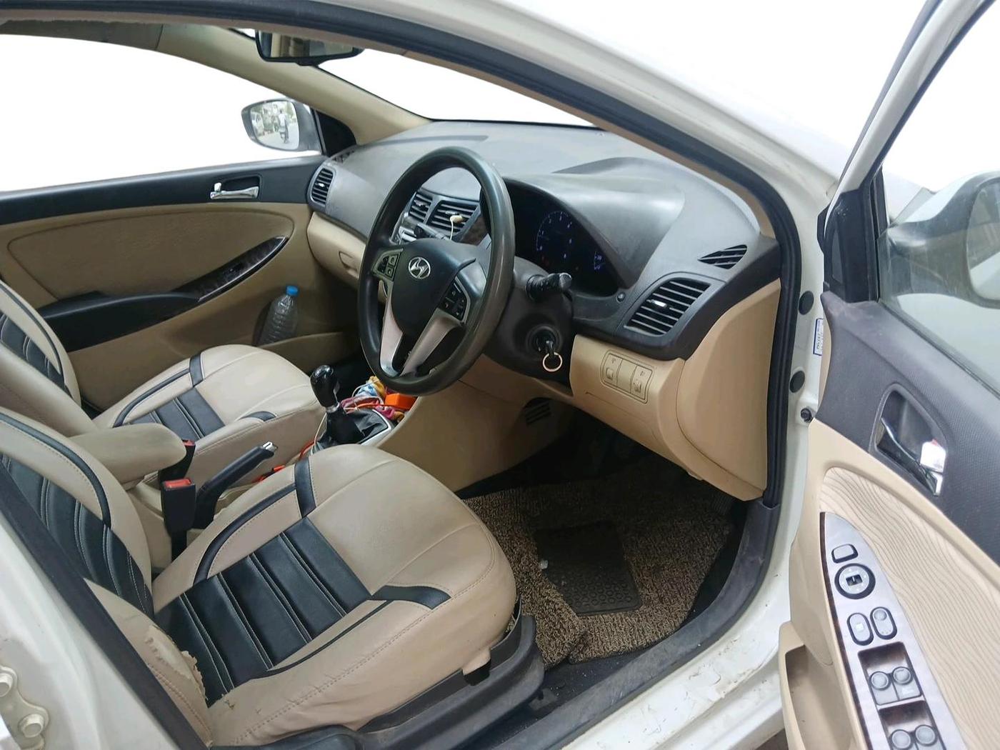 2013 Hyundai Verna FLUIDIC 1.6 CRDI SX, Diesel, Manual, 2,05,447 km, interior