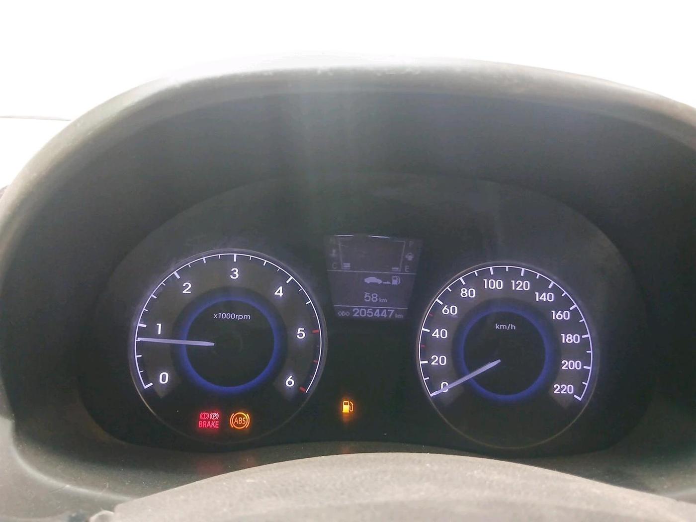 2013 Hyundai Verna FLUIDIC 1.6 CRDI SX, Diesel, Manual, 2,05,447 km, interior