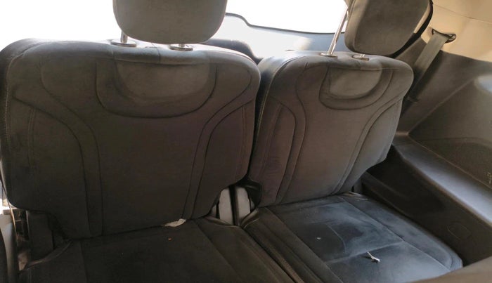 2023 Mahindra XUV700 AX 5 D MT 7 STR, Diesel, Manual, 39,457 km, interior