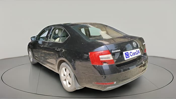 2017 Skoda Octavia 2.0 TDI CR STYLE, Diesel, Manual, 85,853 km, exterior