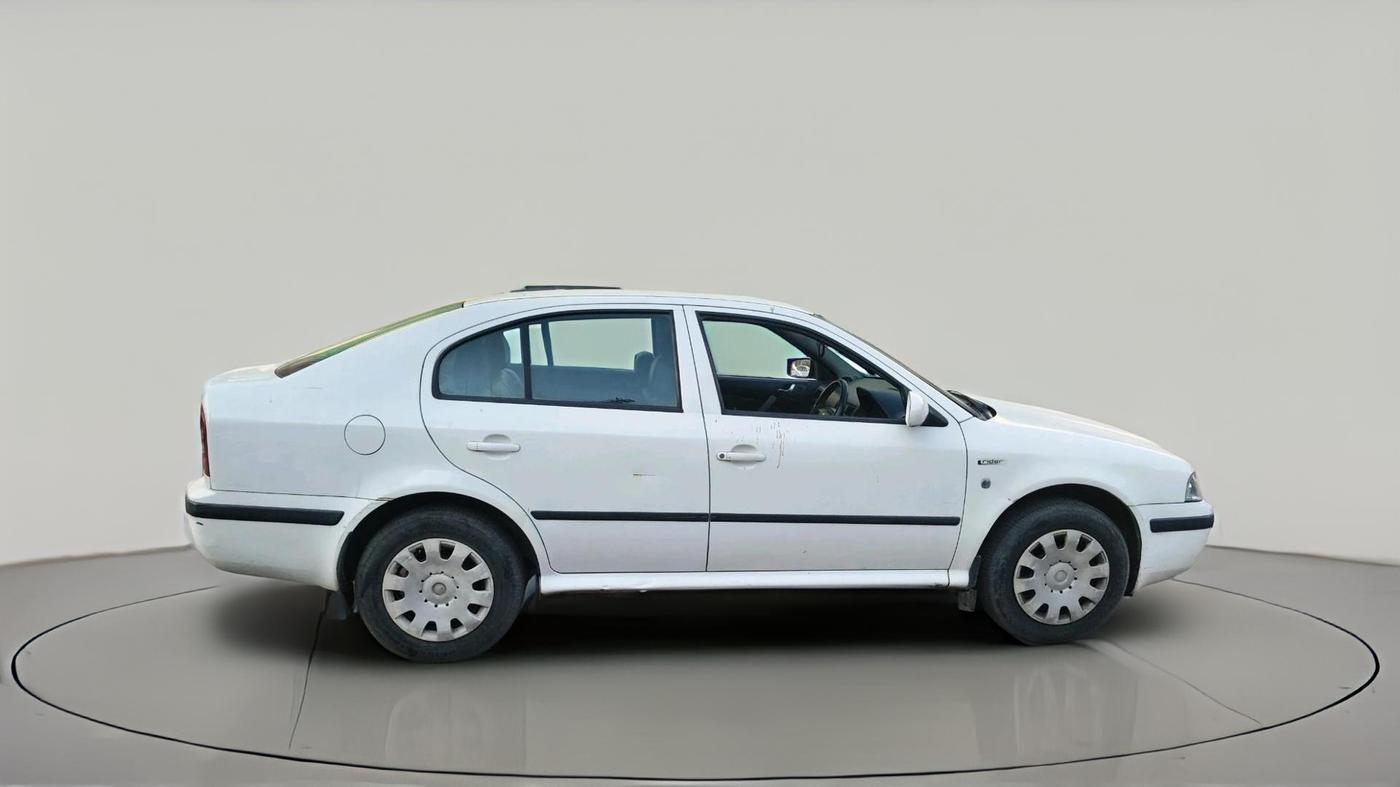 2007 Skoda Octavia AMBIENTE 1.9 TDI, Diesel, Manual, 1,36,512 km, exterior