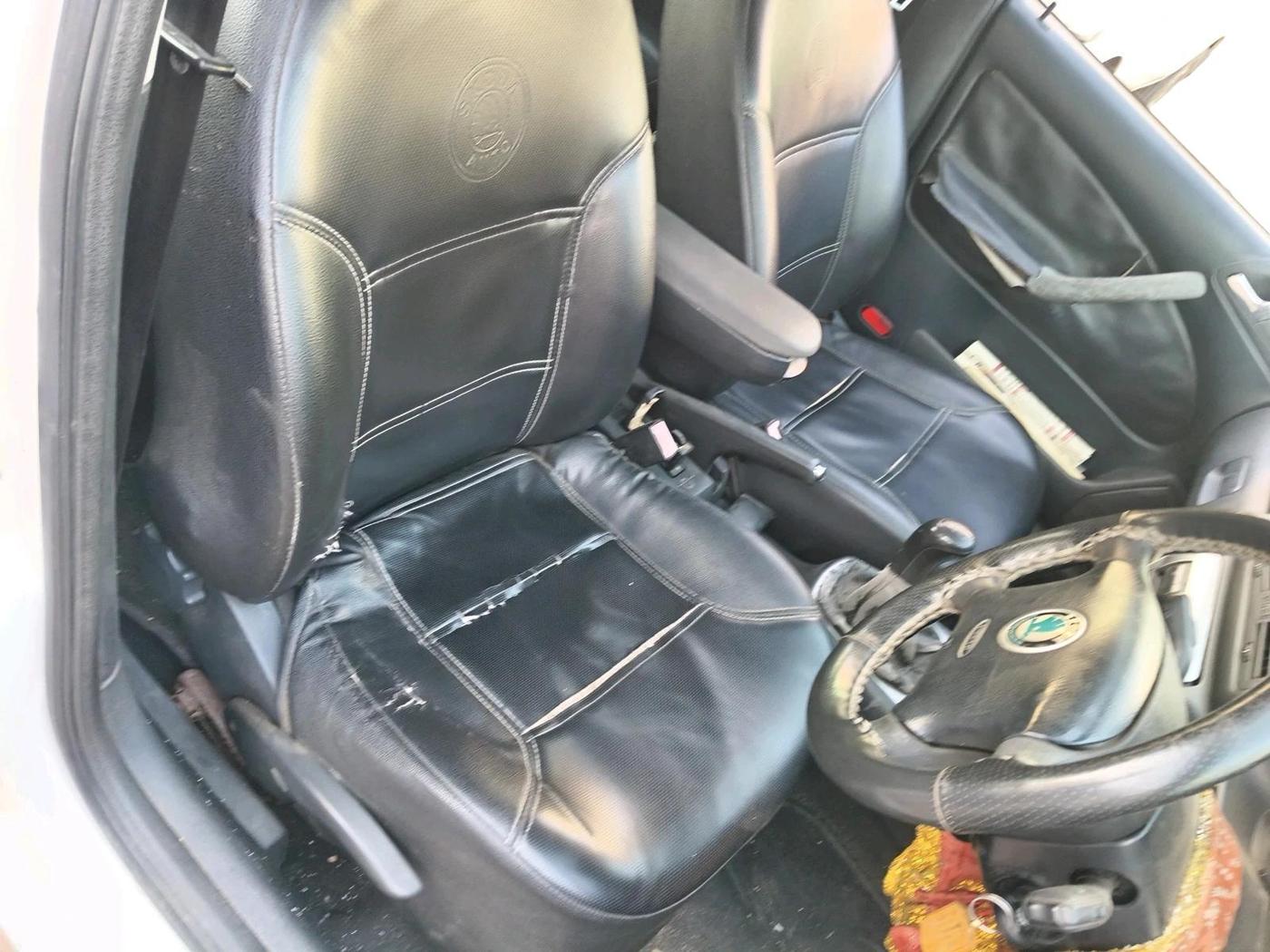 2007 Skoda Octavia AMBIENTE 1.9 TDI, Diesel, Manual, 1,36,512 km, interior