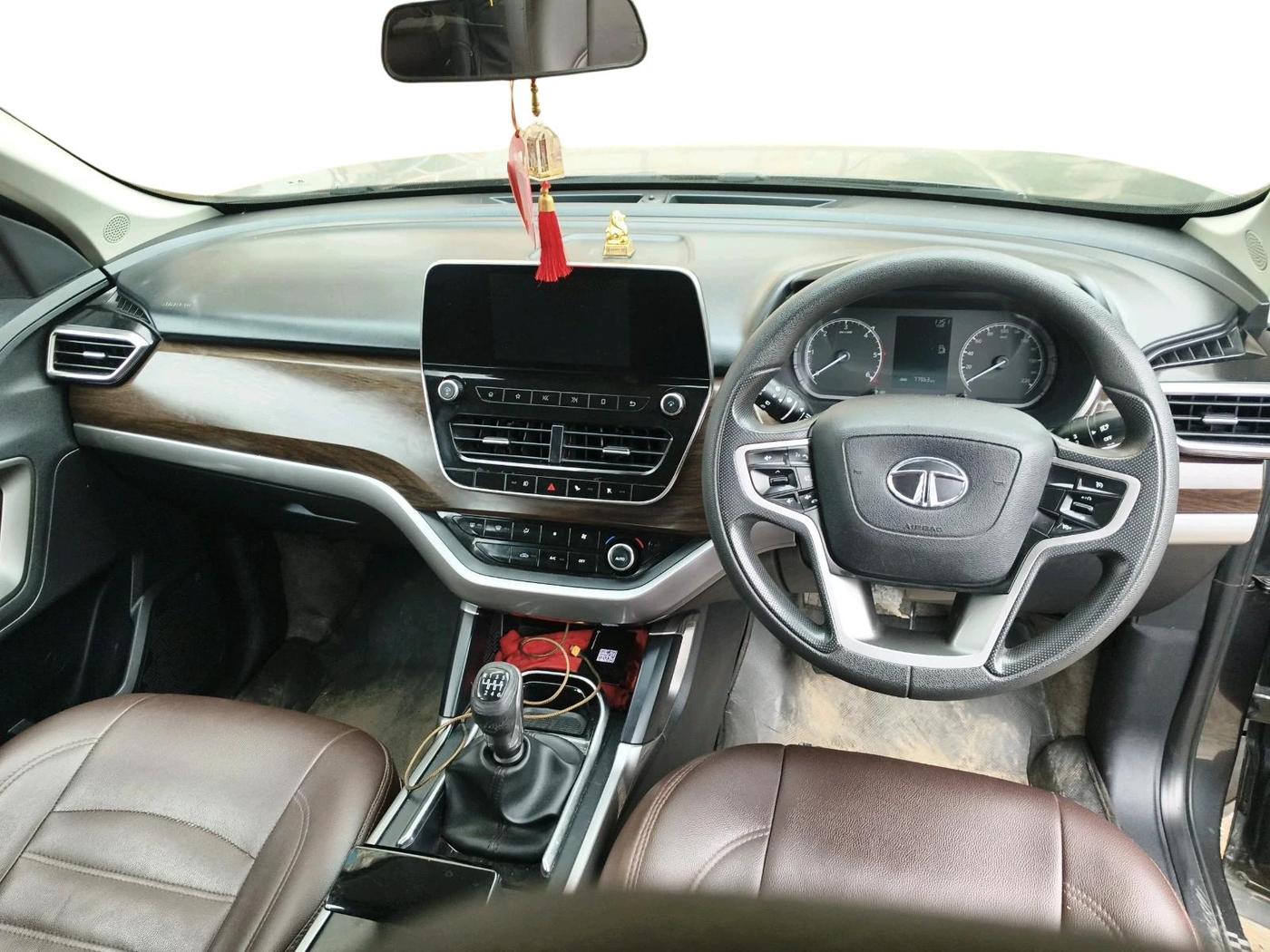 2019 Tata Harrier XT 2.0L KRYOTEC, Diesel, Manual, 77,963 km, interior