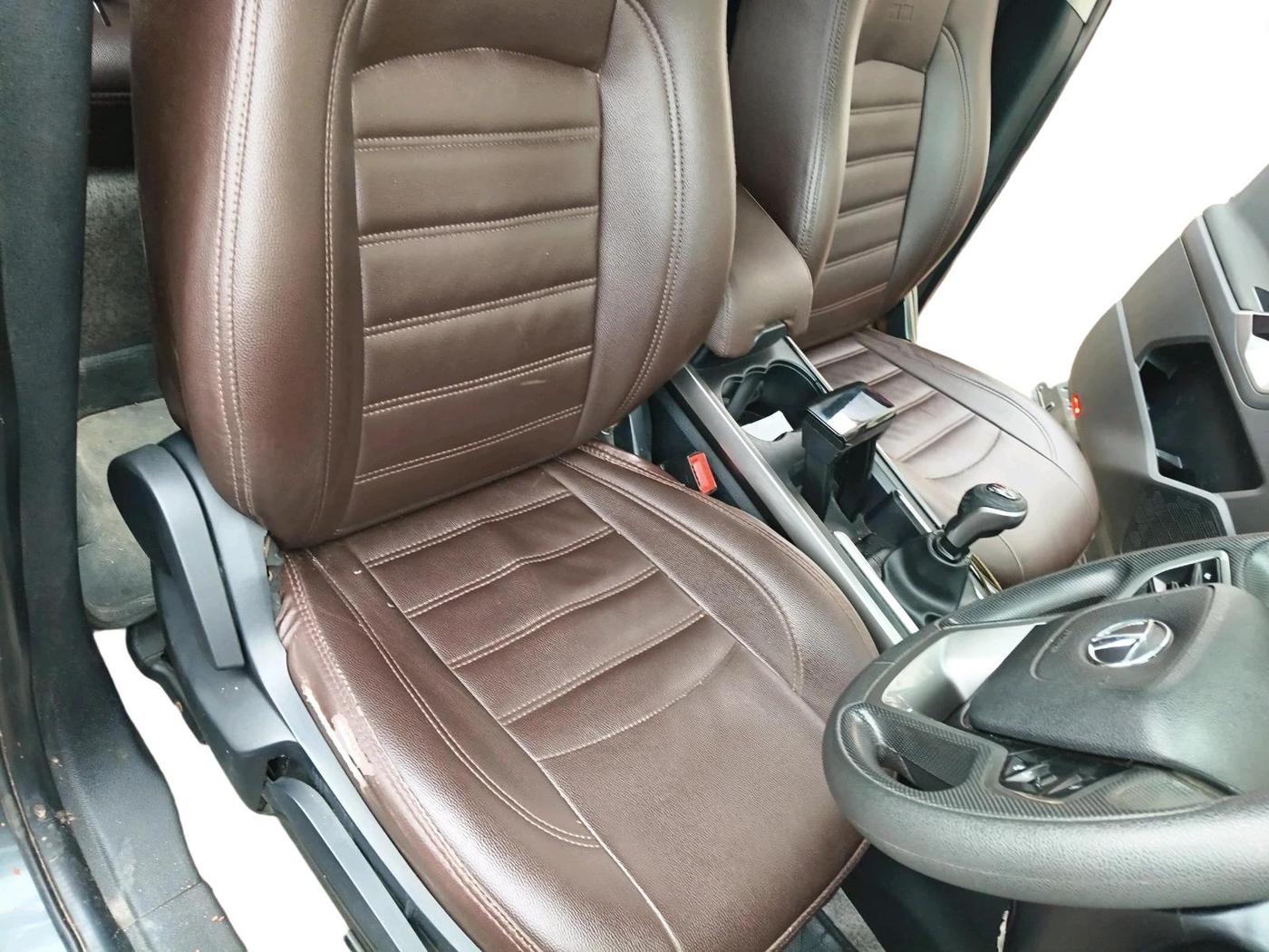 2019 Tata Harrier XT 2.0L KRYOTEC, Diesel, Manual, 77,963 km, interior