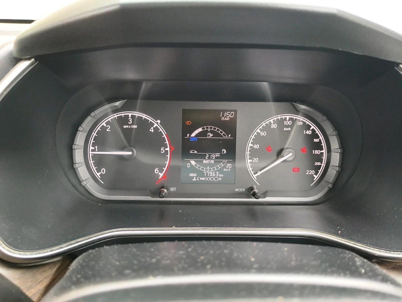 2019 Tata Harrier XT 2.0L KRYOTEC, Diesel, Manual, 77,963 km, interior