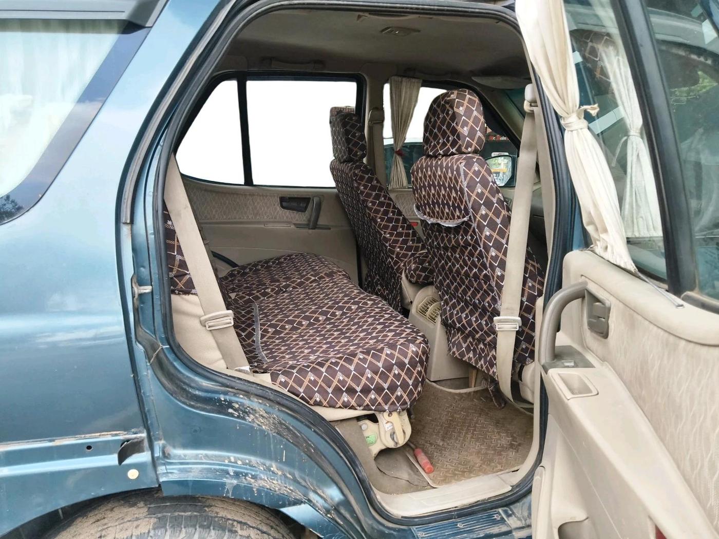 2011 Tata Safari 4X2 LX DICOR 2.2 VTT, Diesel, Manual, 1,19,753 km, interior