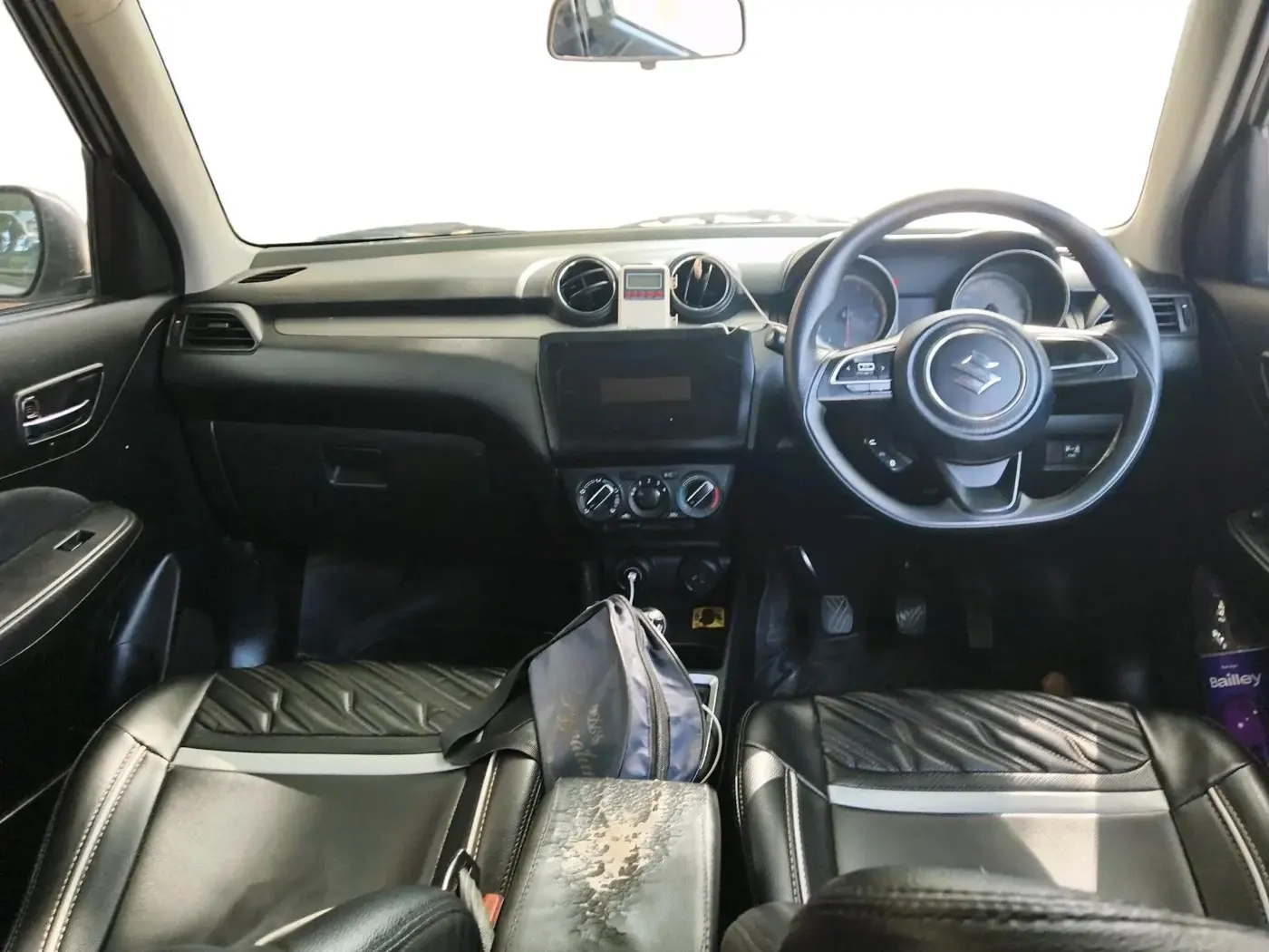 2023 Maruti Swift VXI CNG, CNG, Manual, 1,24,308 km, interior