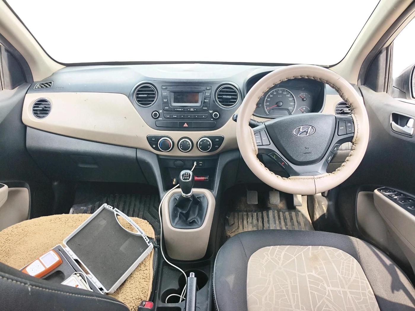 2016 Hyundai Grand i10 SPORTZ 1.2 KAPPA VTVT, Petrol, Manual, 70,588 km, interior