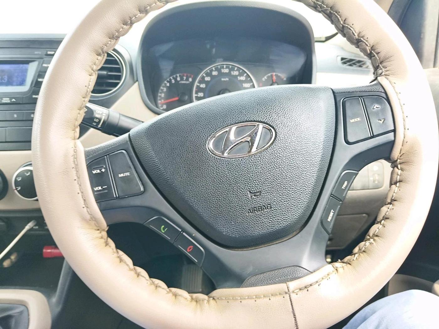 2016 Hyundai Grand i10 SPORTZ 1.2 KAPPA VTVT, Petrol, Manual, 70,588 km, interior