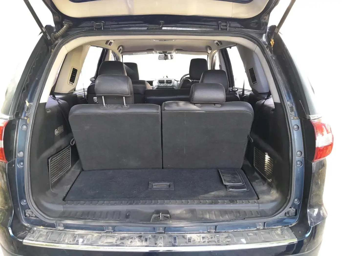 2018 Tata Hexa XT 4X2 7 STR, Diesel, Manual, 1,00,010 km, exterior