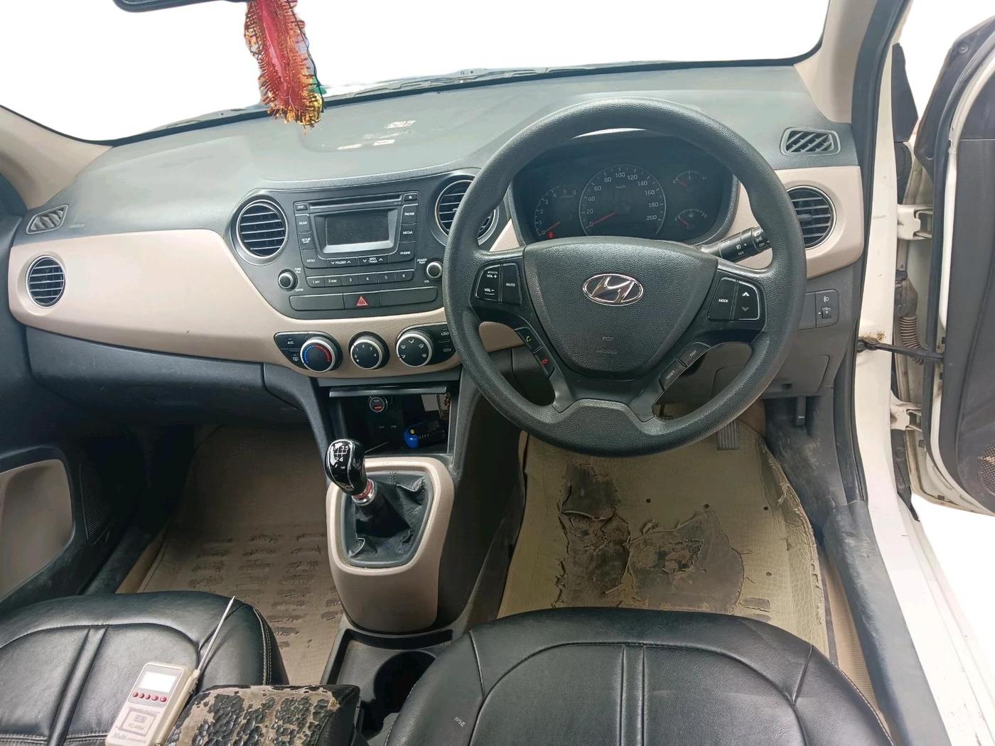 2016 Hyundai Xcent SX 1.1 CRDI, Diesel, Manual, 2,15,824 km, interior