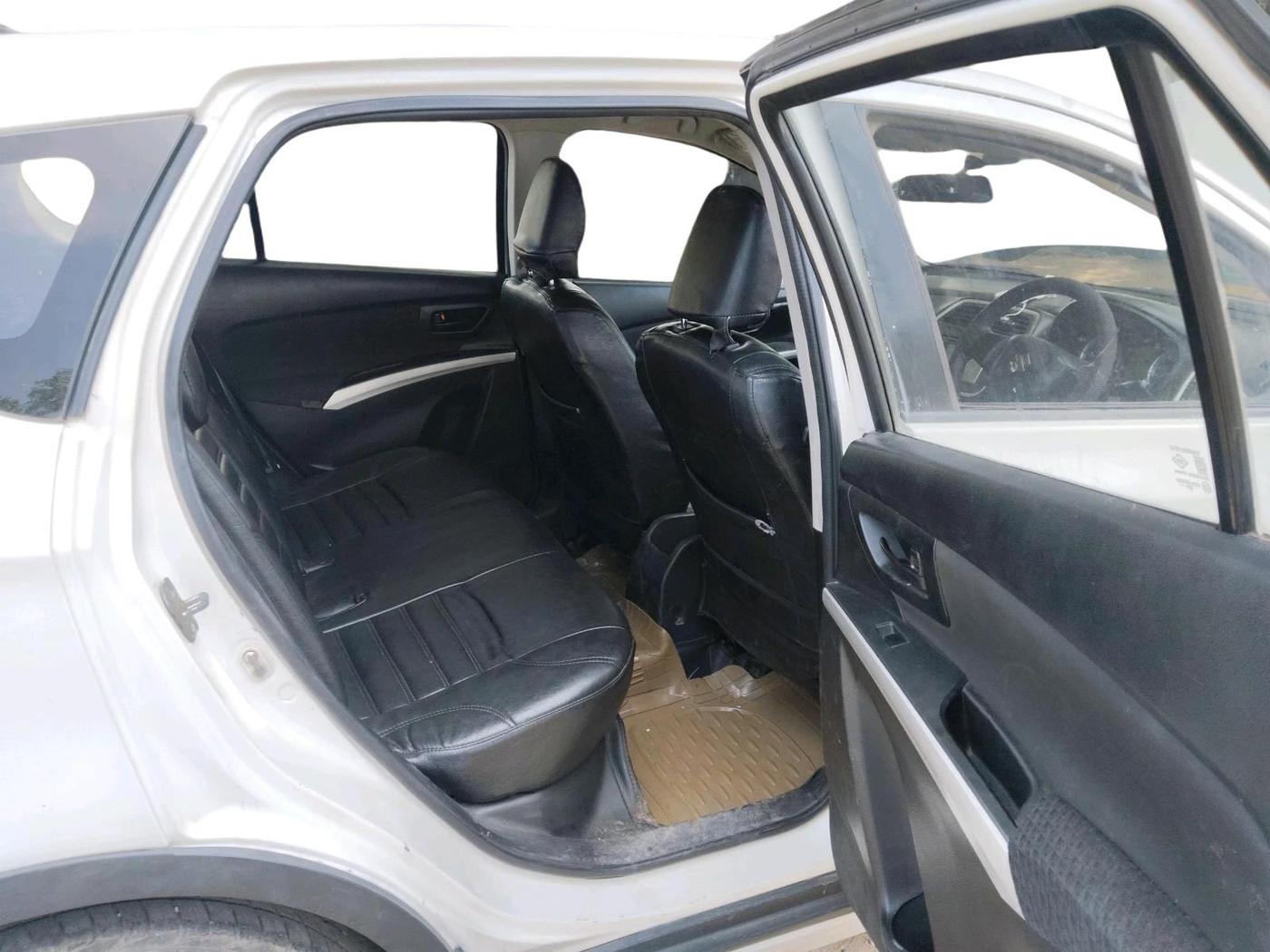 2015 Maruti S Cross SIGMA 1.3, Diesel, Manual, 1,03,821 km, interior