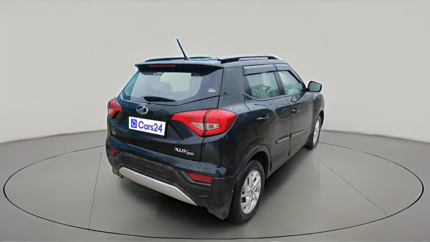 2022 Mahindra XUV300 W8 1.5 DIESEL, Diesel, Manual, 81,808 km, exterior