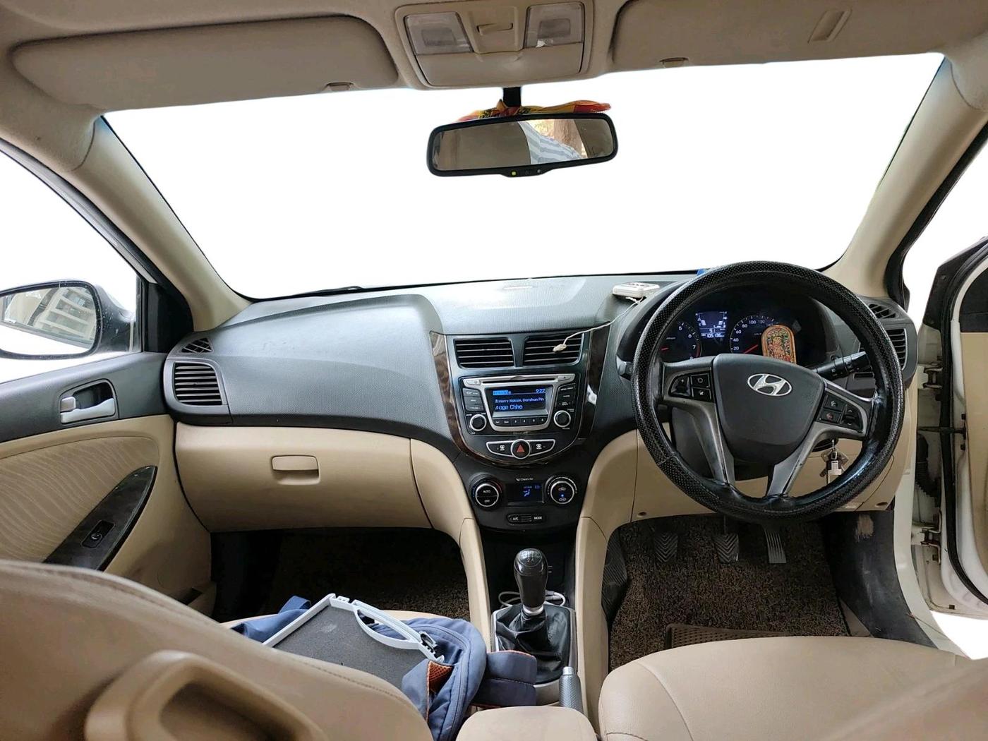 2015 Hyundai Verna FLUIDIC 4S 1.6 VTVT S, Petrol, Manual, 1,05,138 km, interior