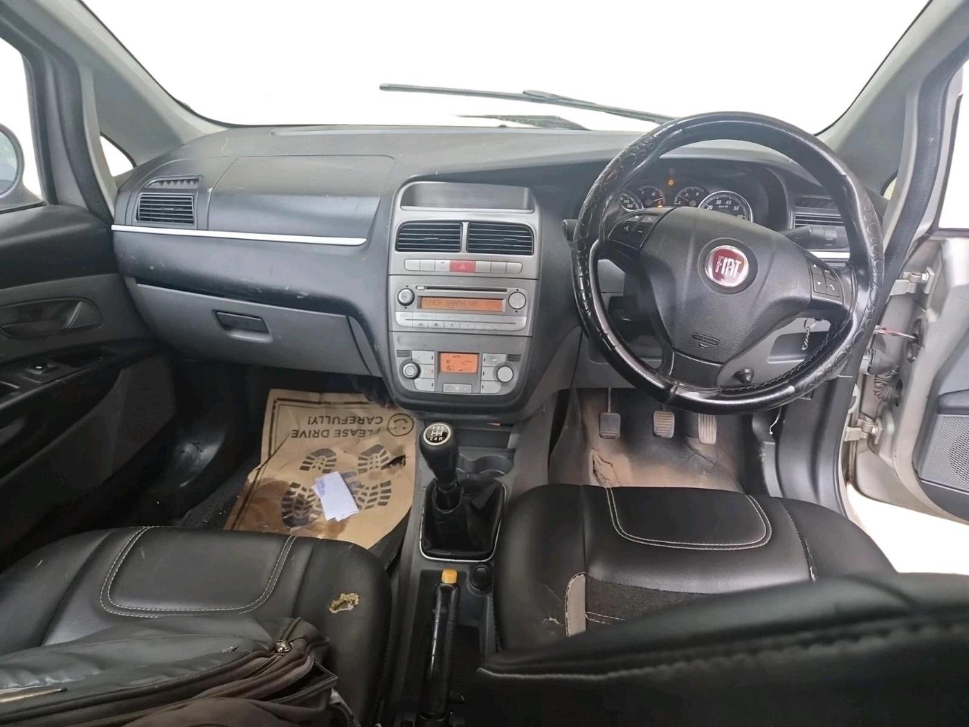 2014 Fiat Grand Punto Emotion 1.3, Diesel, Manual, 1,49,072 km, interior