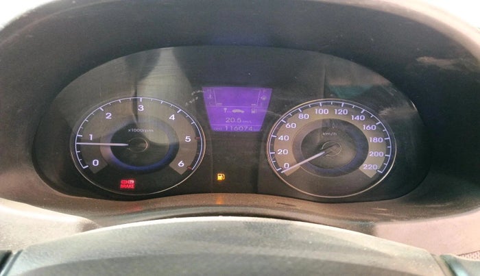 2011 Hyundai Verna FLUIDIC 1.6 CRDI SX, Diesel, Manual, 1,16,074 km, interior