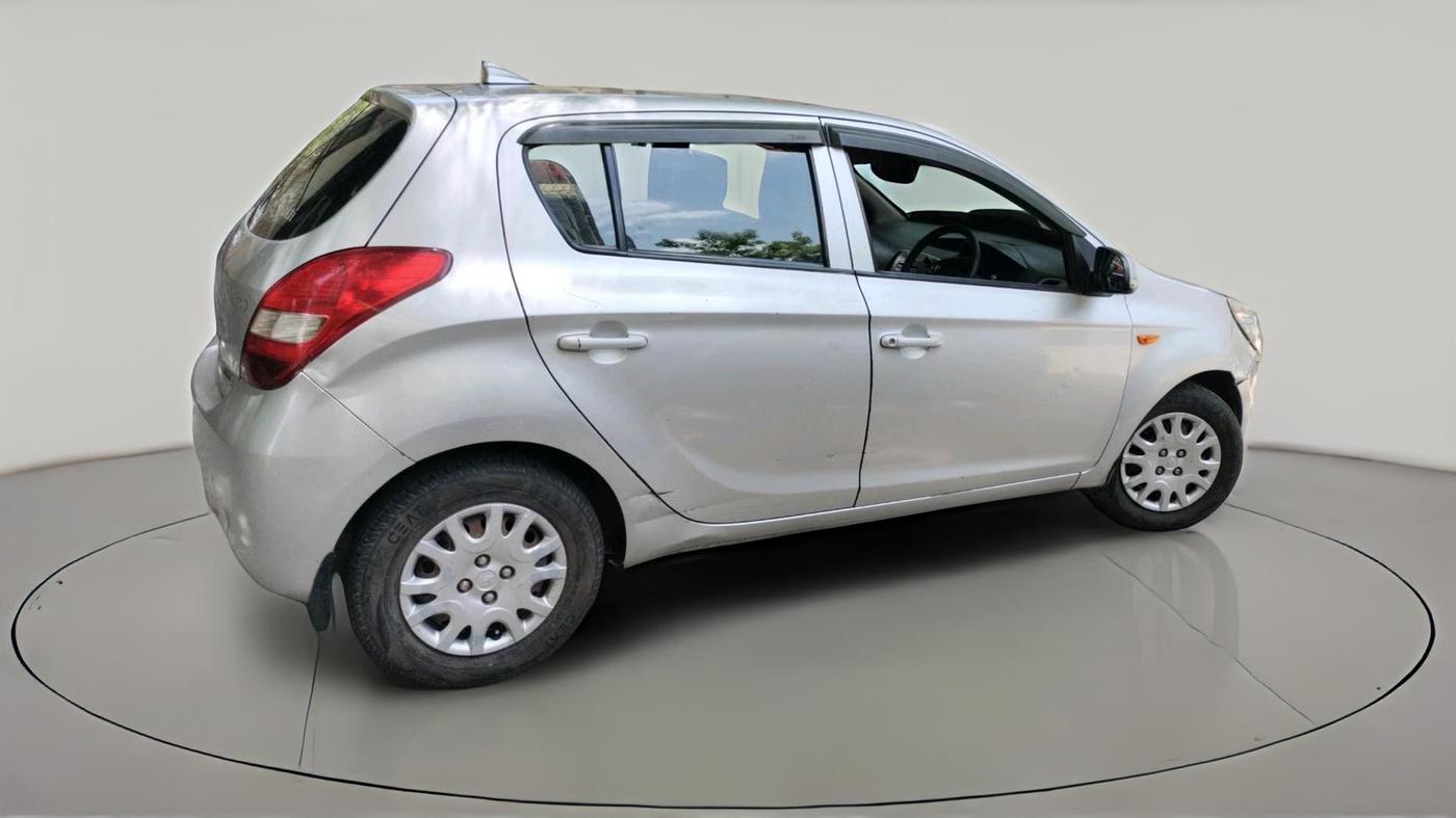 2011 Hyundai i20 MAGNA 1.2, CNG, Manual, 1,10,727 km, exterior