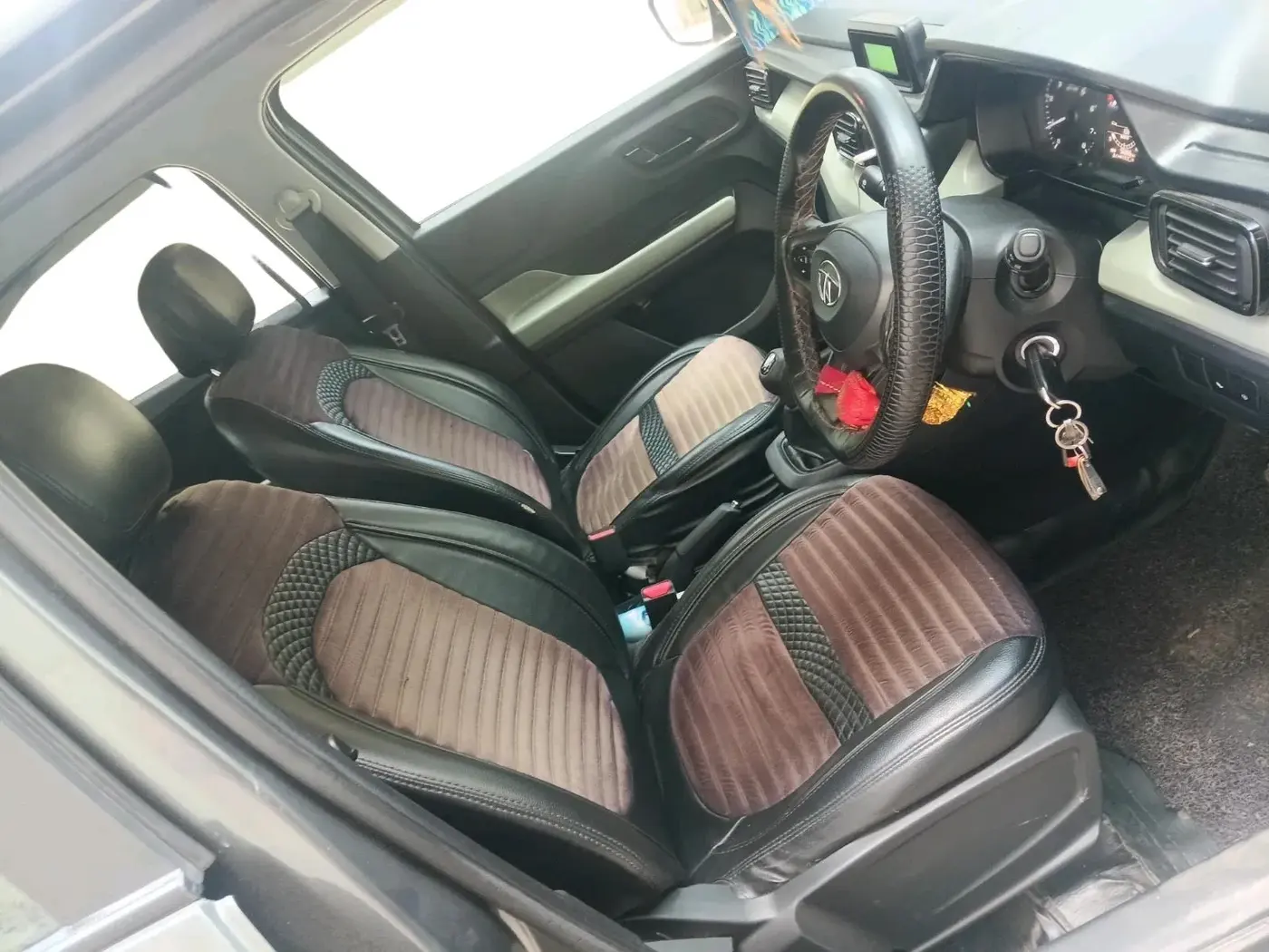 2023 Tata PUNCH ADVENTURE MT, Petrol, Manual, 56,866 km, interior