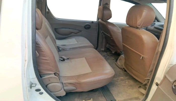 2011 Mahindra Xylo E4, Diesel, Manual, 1,25,516 km, interior