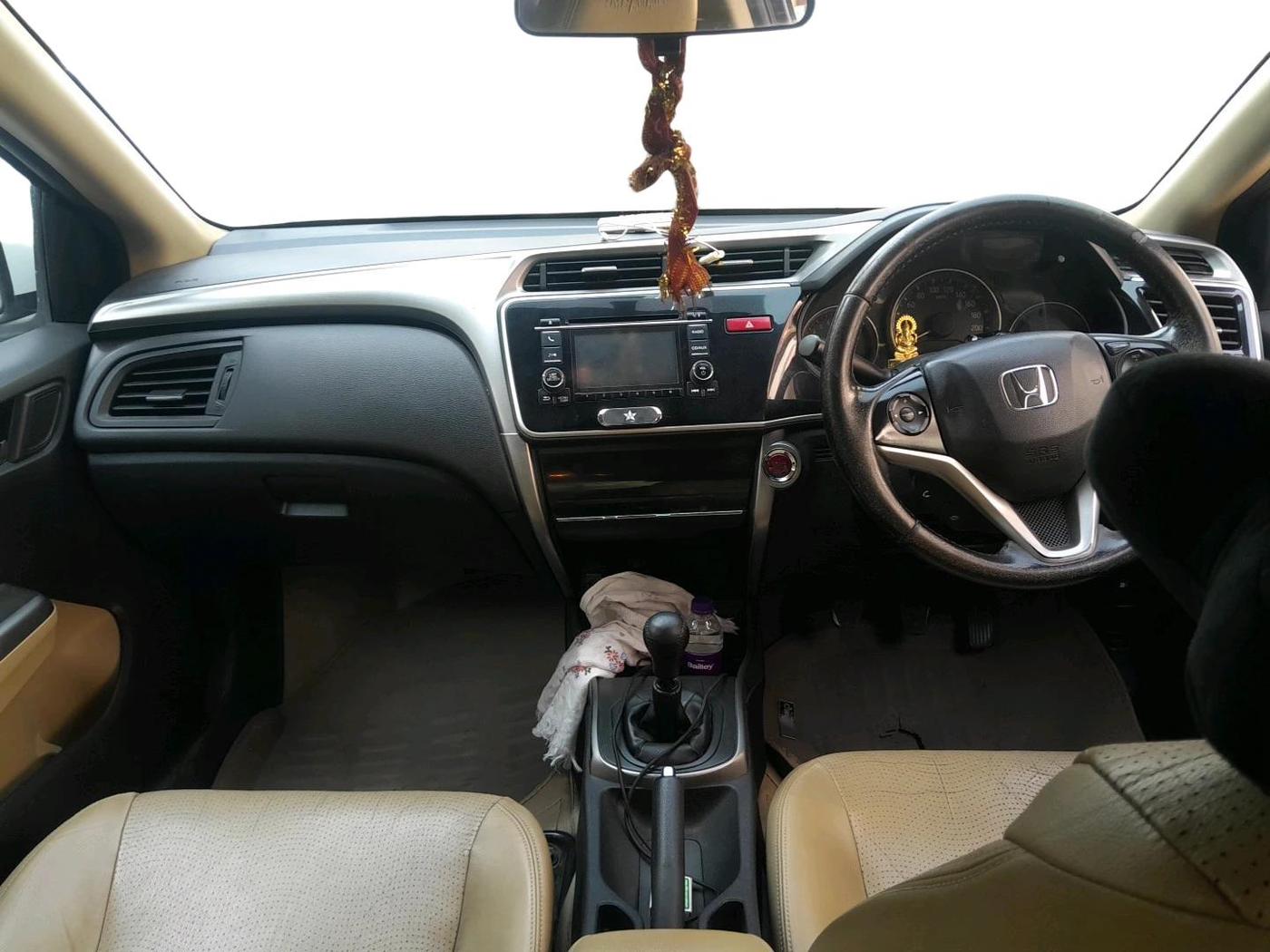 2015 Honda City 1.5L I-VTEC VX, Petrol, Manual, 1,13,662 km, interior