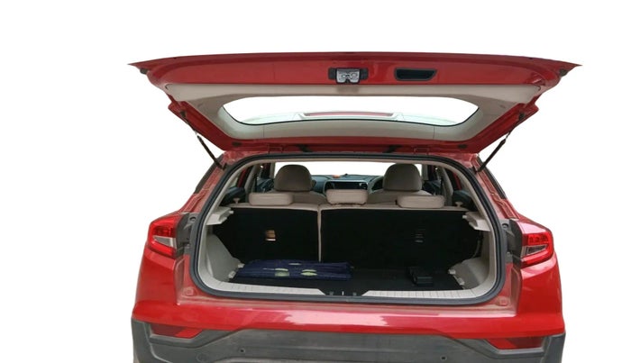 2021 Mahindra XUV300 W8 (O) 1.5 DIESEL, Diesel, Manual, 93,000 km, exterior