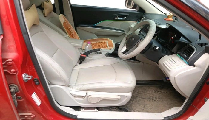 2021 Mahindra XUV300 W8 (O) 1.5 DIESEL, Diesel, Manual, 93,000 km, interior