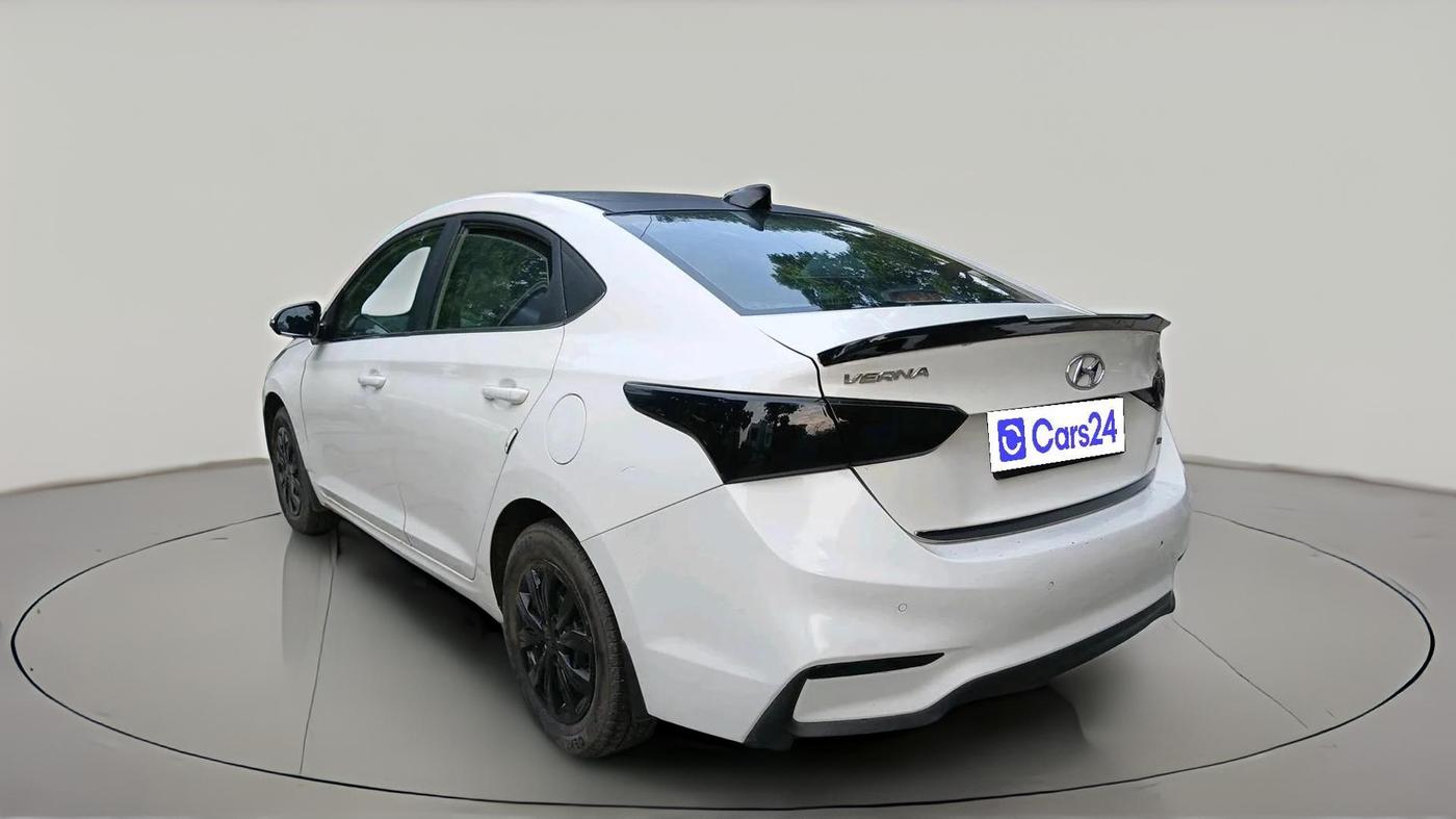 2018 Hyundai Verna 1.6 EX CRDI, Diesel, Manual, 99,673 km, exterior