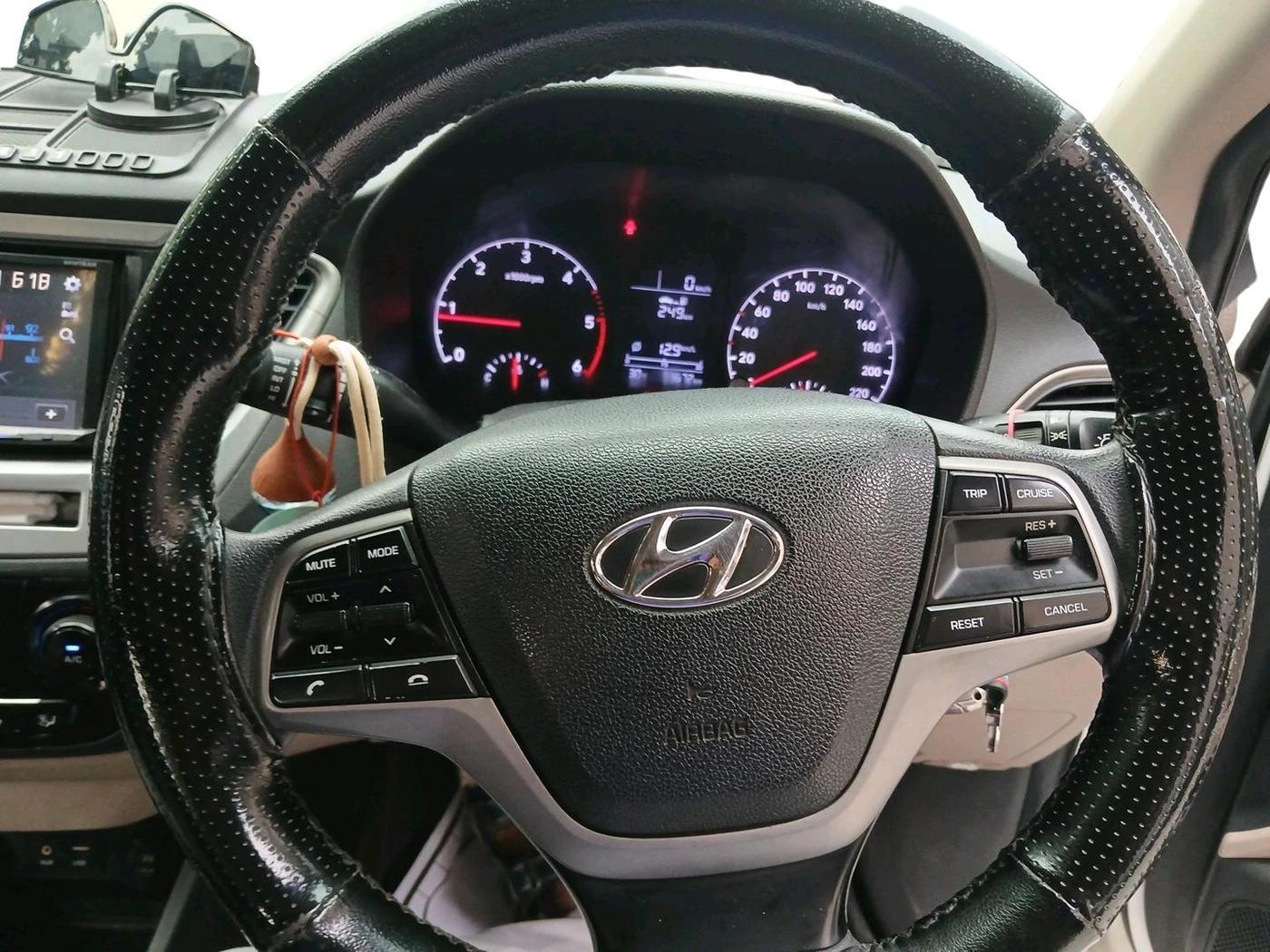 2018 Hyundai Verna 1.6 EX CRDI, Diesel, Manual, 99,673 km, interior