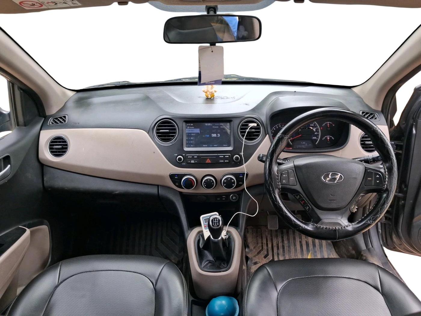 2018 Hyundai Grand i10 SPORTZ 1.2 KAPPA VTVT, CNG, Manual, 1,27,475 km, interior