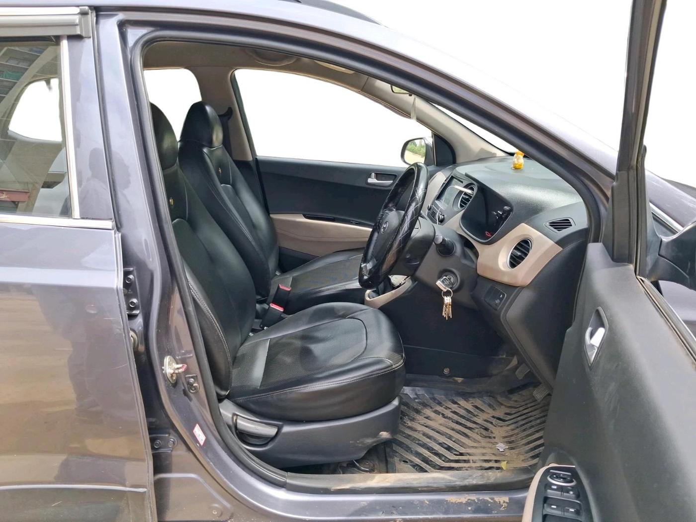 2018 Hyundai Grand i10 SPORTZ 1.2 KAPPA VTVT, CNG, Manual, 1,27,475 km, interior