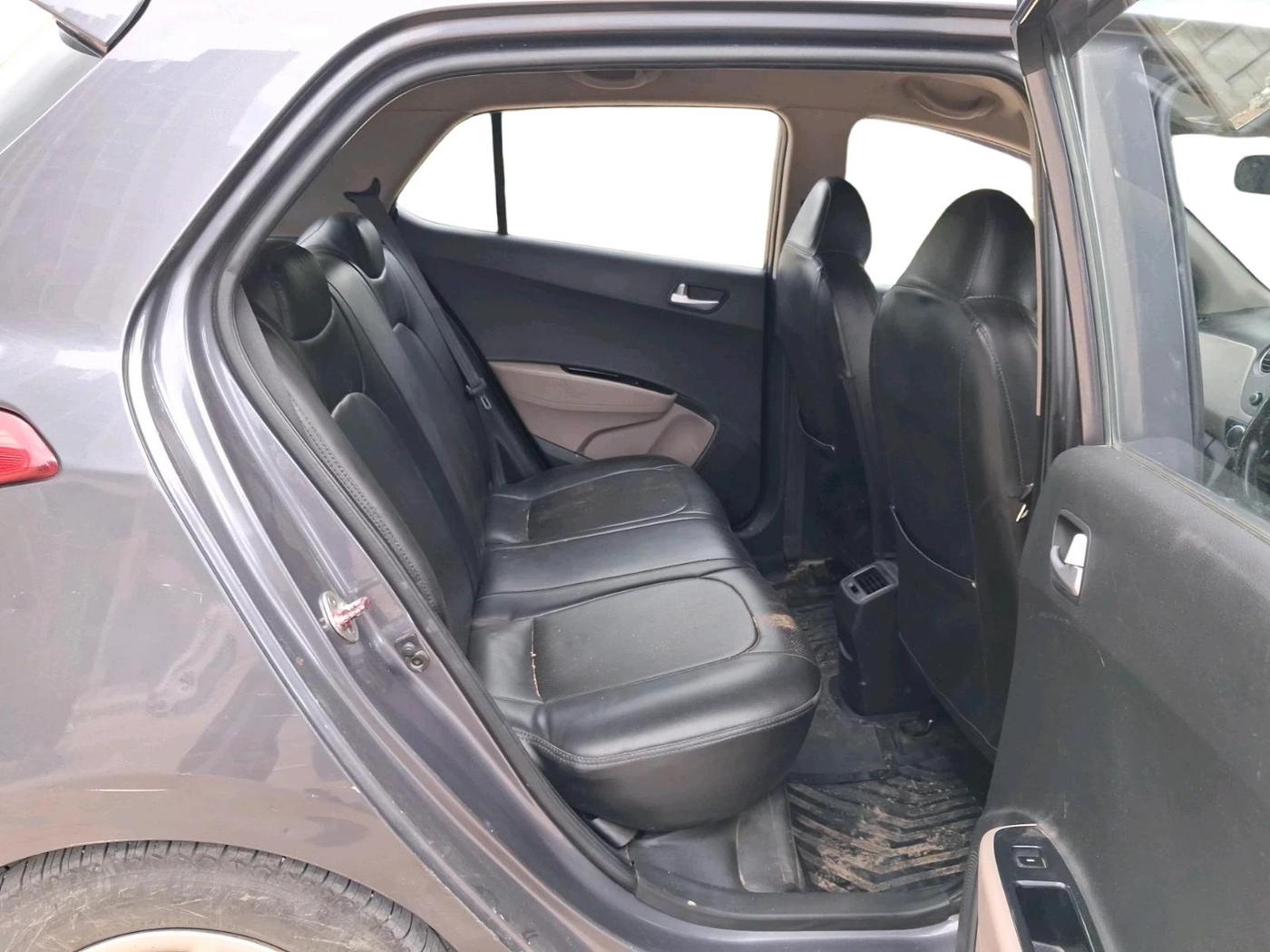2018 Hyundai Grand i10 SPORTZ 1.2 KAPPA VTVT, CNG, Manual, 1,27,475 km, interior