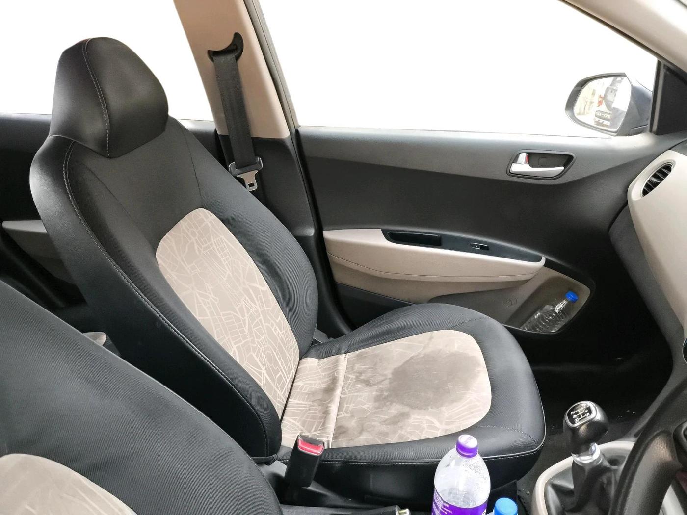 2017 Hyundai Grand i10 SPORTZ (O) 1.2 KAPPA VTVT, Petrol, Manual, 75,750 km, interior