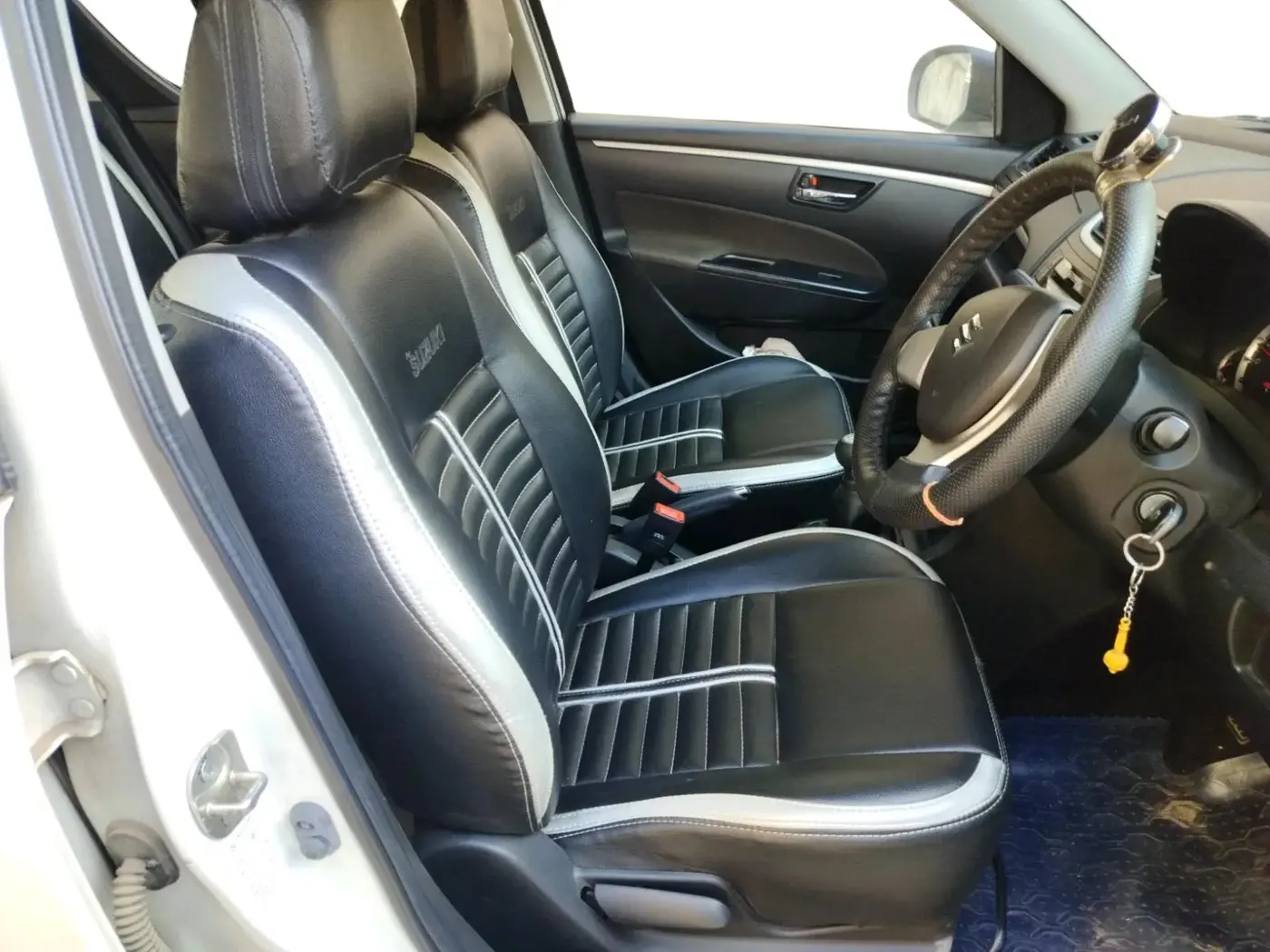 2016 Maruti Swift VXI, Petrol, Manual, 24,618 km, interior