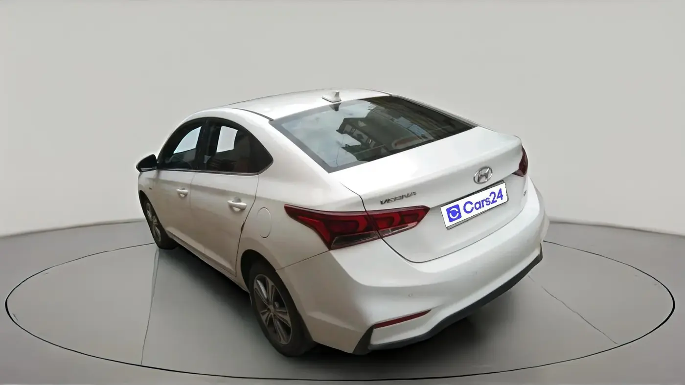 2017 Hyundai Verna 1.6 CRDI SX + AT, Diesel, Automatic, 95,000 km, exterior