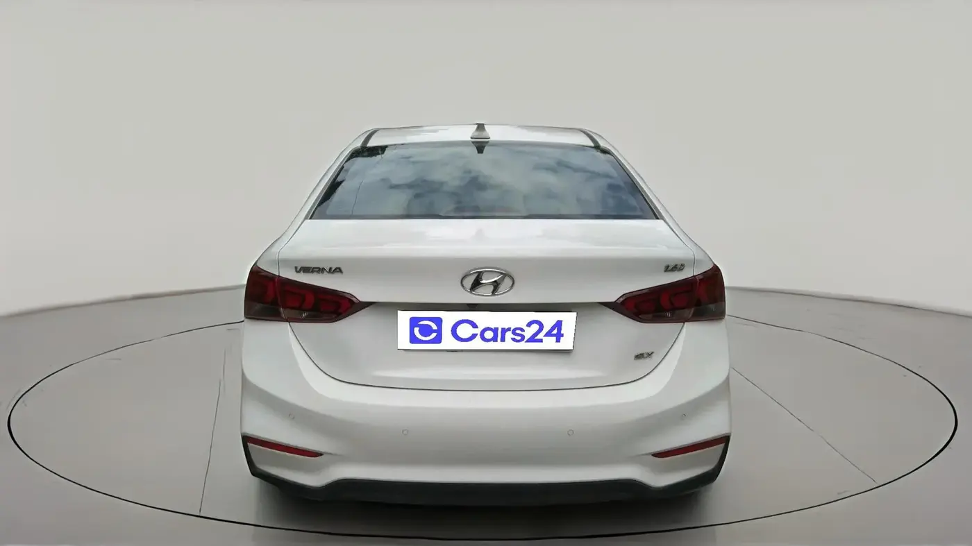 2017 Hyundai Verna 1.6 CRDI SX + AT, Diesel, Automatic, 95,000 km, exterior