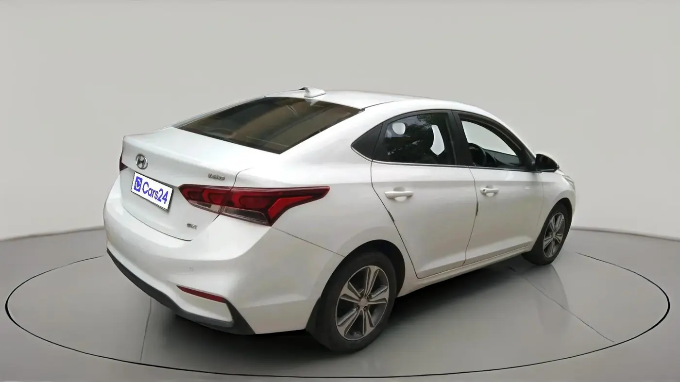 2017 Hyundai Verna 1.6 CRDI SX + AT, Diesel, Automatic, 95,000 km, exterior