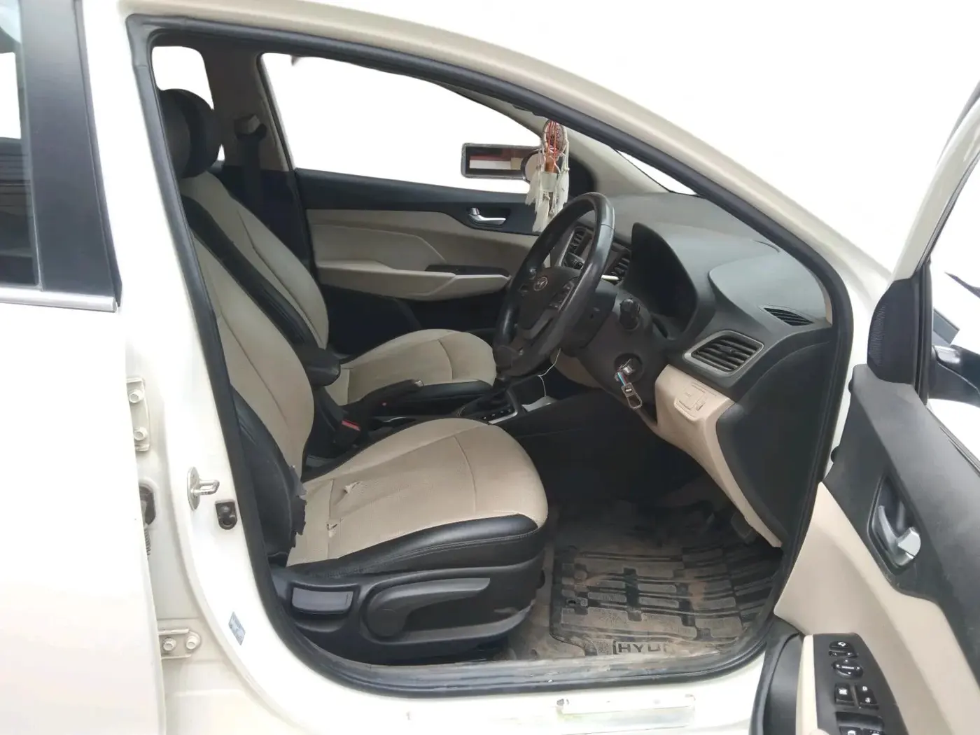 2017 Hyundai Verna 1.6 CRDI SX + AT, Diesel, Automatic, 95,000 km, interior