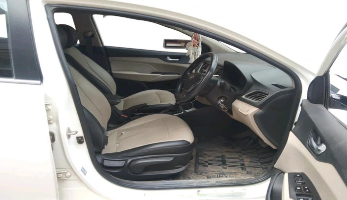 2017 Hyundai Verna 1.6 CRDI SX + AT, Diesel, Automatic, 93,975 km, interior