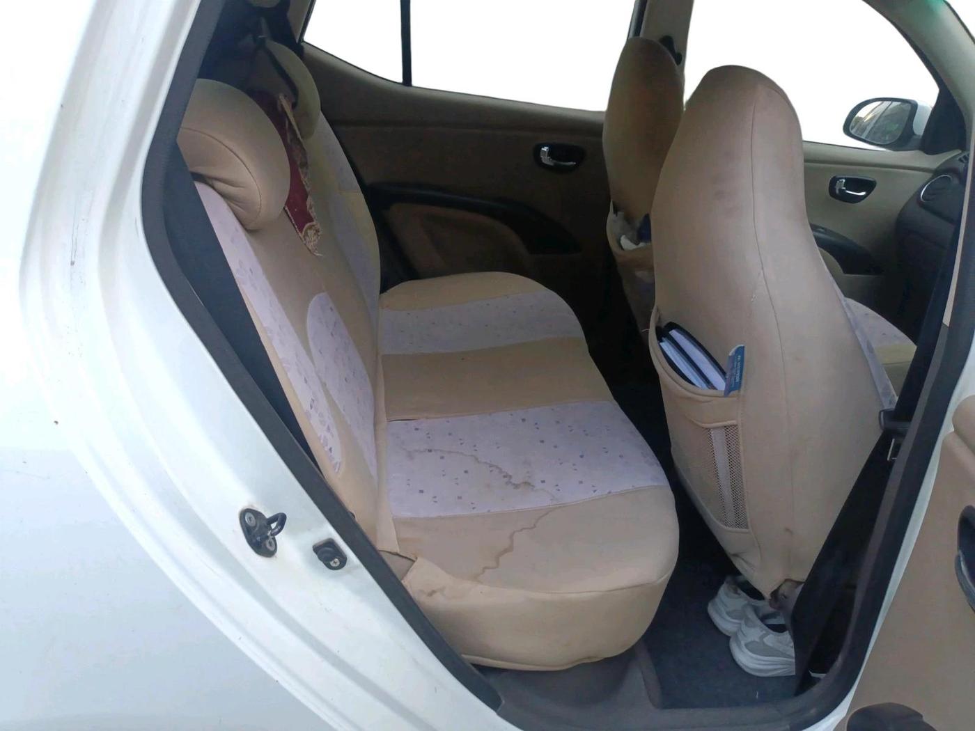 2011 Hyundai i10 SPORTZ 1.2 AT, Petrol, Automatic, 62,892 km, interior
