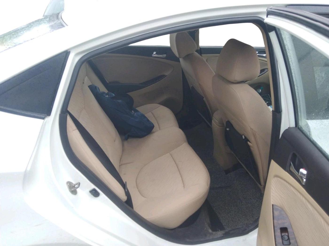 2013 Hyundai Verna FLUIDIC 1.6 CRDI EX, Diesel, Manual, 95,138 km, interior