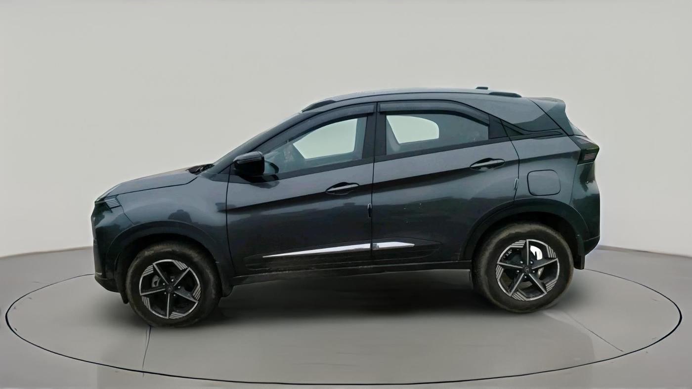2025 Tata NEXON CREATIVE+ SUNROOF AMT 1.2 PETROL, Petrol, Automatic, 17,672 km, exterior