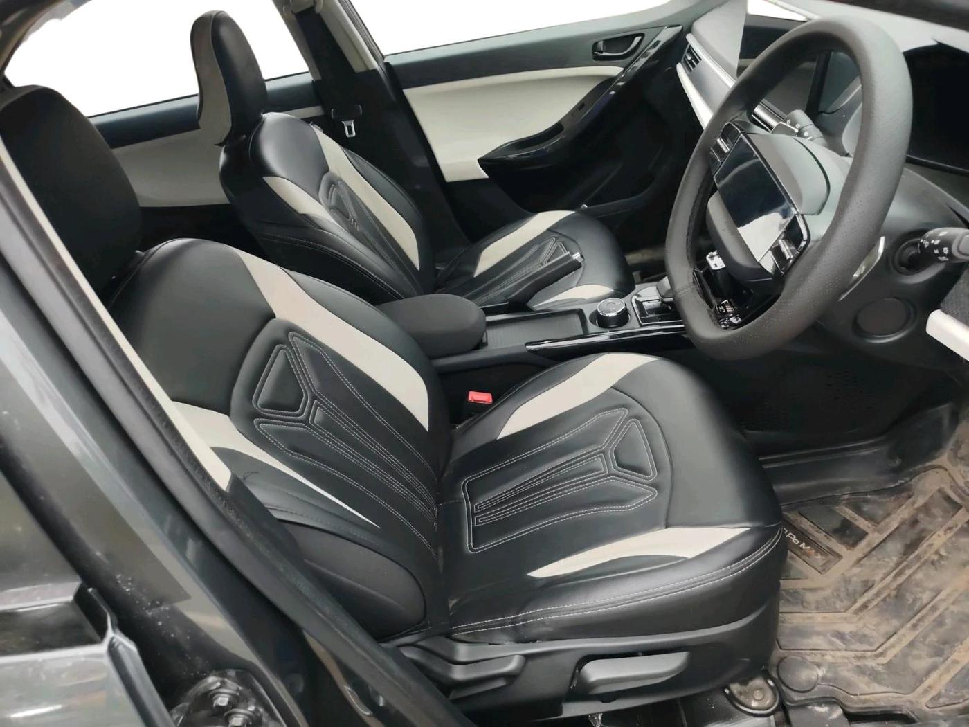 2025 Tata NEXON CREATIVE+ SUNROOF AMT 1.2 PETROL, Petrol, Automatic, 17,672 km, interior