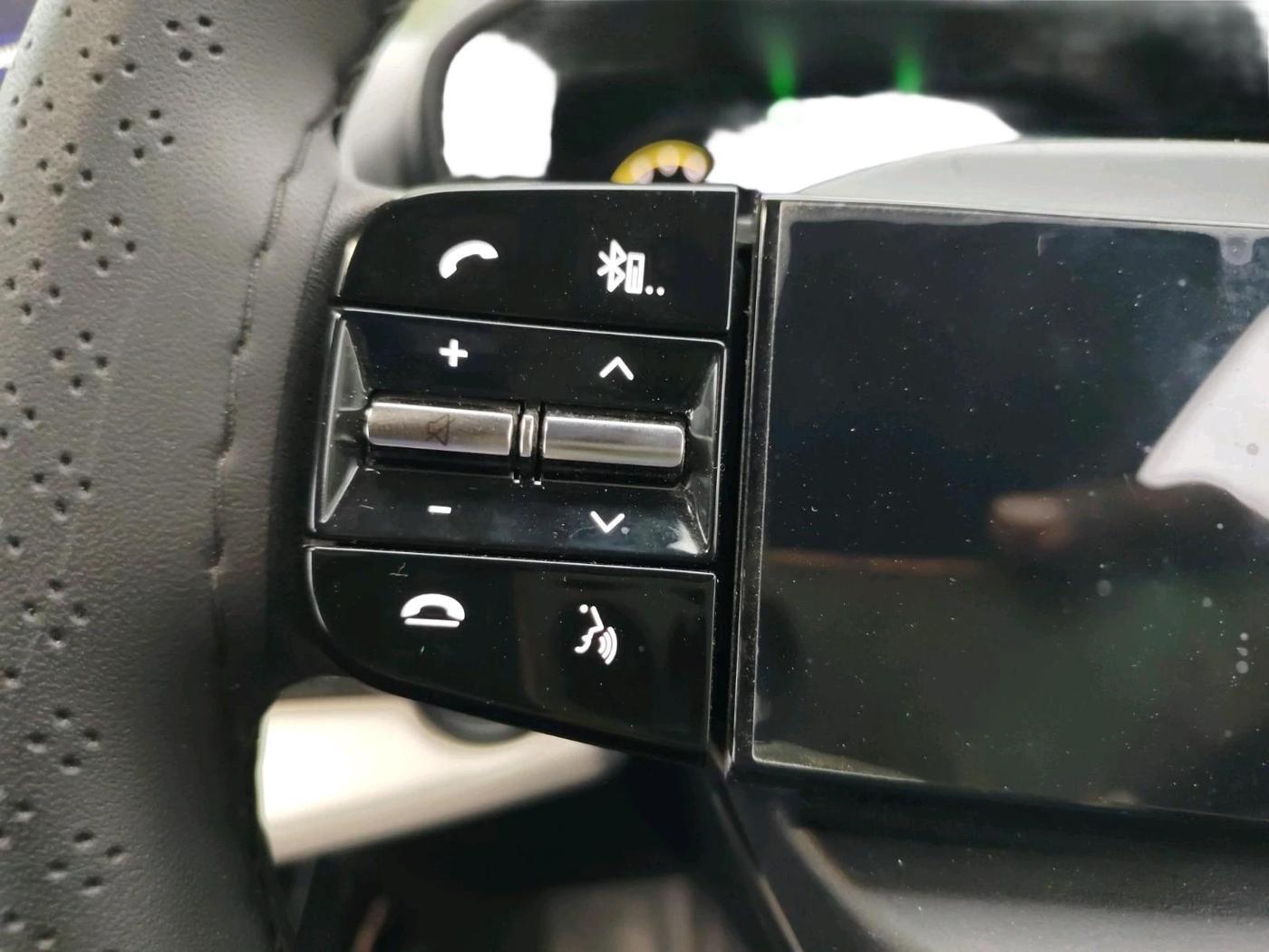 2025 Tata NEXON CREATIVE+ SUNROOF AMT 1.2 PETROL, Petrol, Automatic, 17,672 km, interior