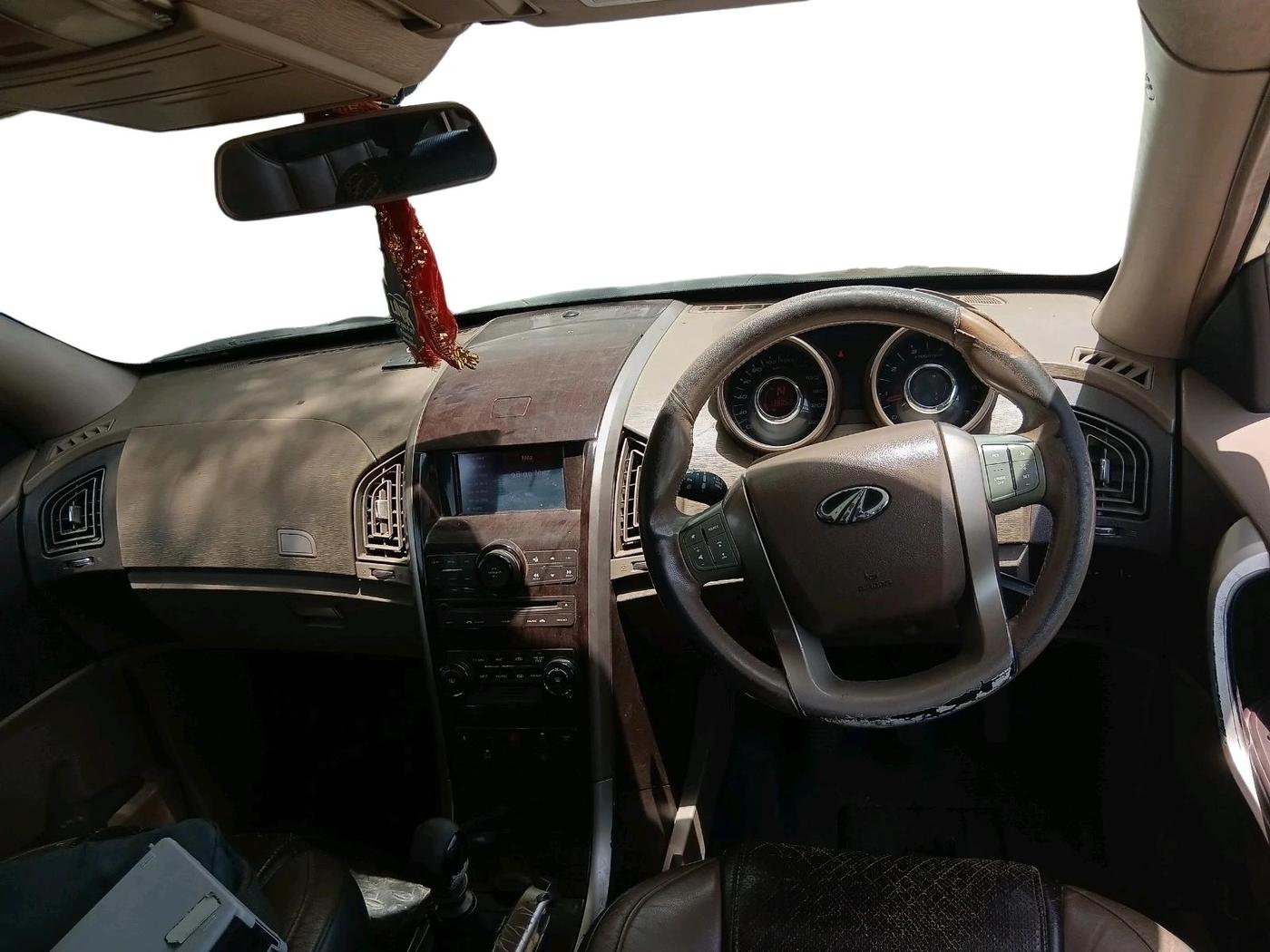 2012 Mahindra XUV500 W8, Diesel, Manual, 1,38,852 km, interior
