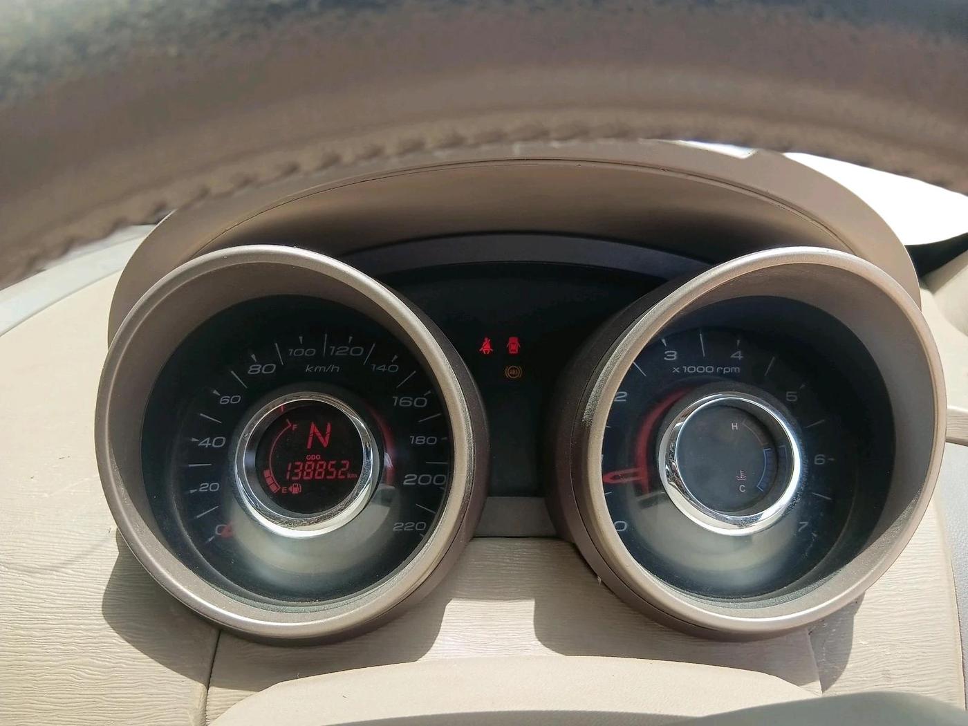 2012 Mahindra XUV500 W8, Diesel, Manual, 1,38,852 km, interior
