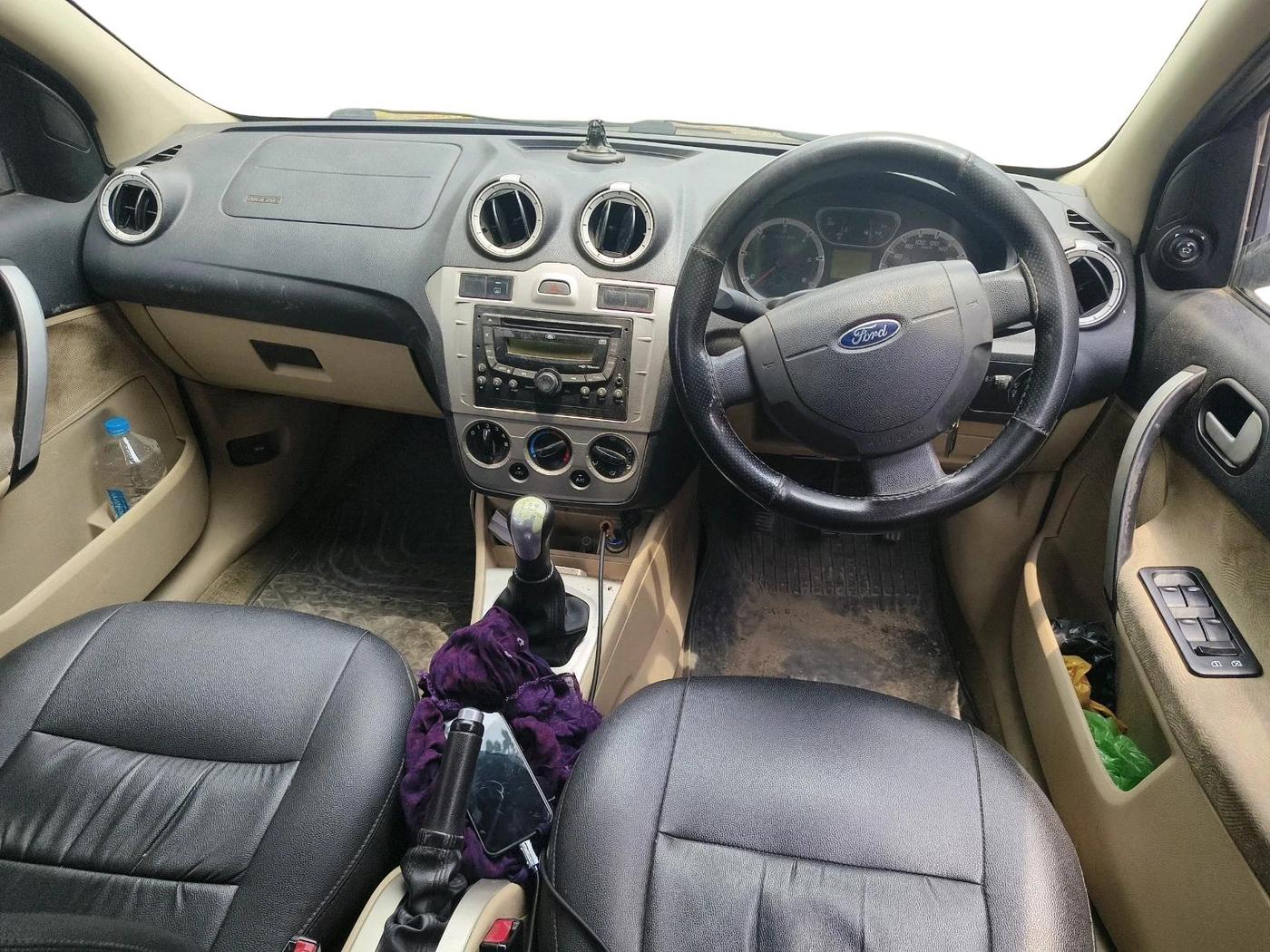 2015 Ford Fiesta TITANIUM DIESEL, Diesel, Manual, 2,14,324 km, interior