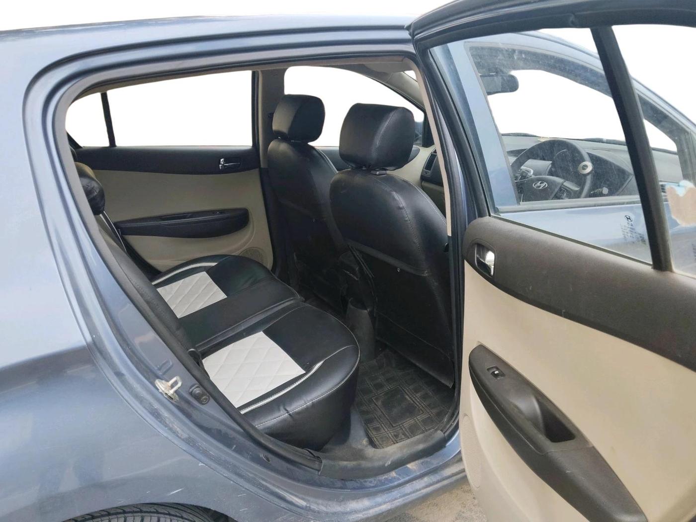 2013 Hyundai i20 SPORTZ 1.2, Petrol, Manual, 75,962 km, interior