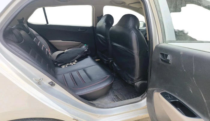 2017 Hyundai Grand i10 MAGNA U2 1.2 CRDI, Diesel, Manual, 1,35,912 km, interior