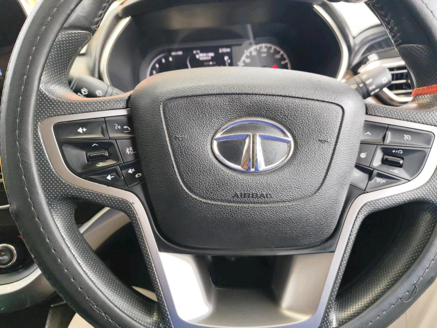 2020 Tata Harrier XZ 2.0L, Diesel, Manual, 1,45,578 km, interior